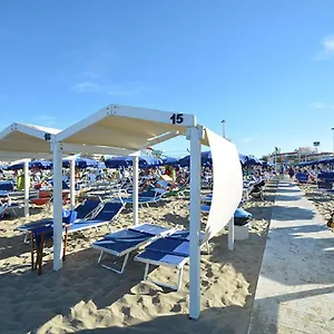 - Enjoy Your Summer -beach Village Incluso Отель Риччоне